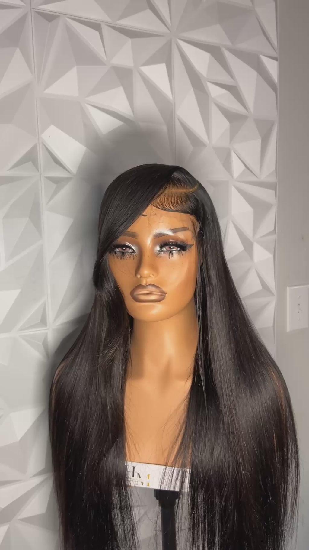 Superior Haus Effortless Volume. Timeless Glamour.